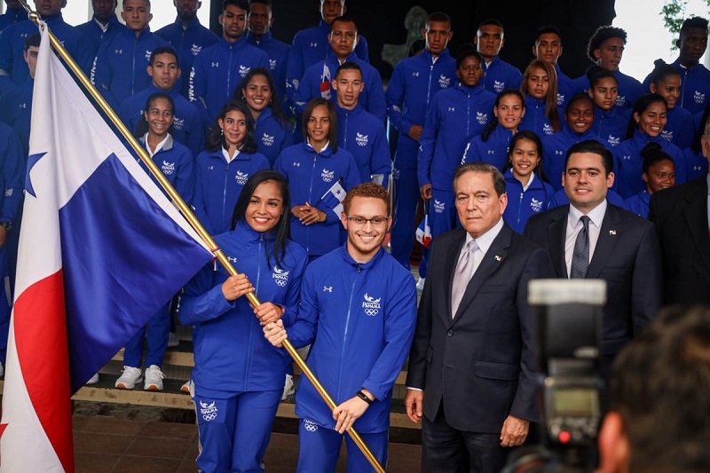 Cortizo entregó el Pabellón Nacional a atletas que irán a los Juegos Panamericanos