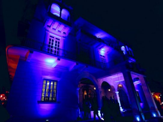 Luces azules en el Palacio de las Garzas contra la trata de personas