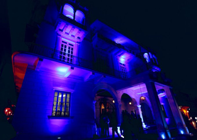 Luces azules en el Palacio de las Garzas contra la trata de personas