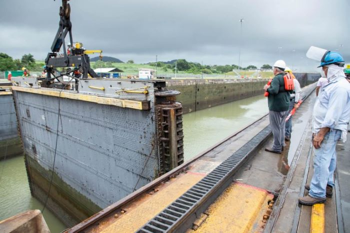 Canal de Panamá realiza mantenimiento a esclusas de Miraflores y Pedro Miguel