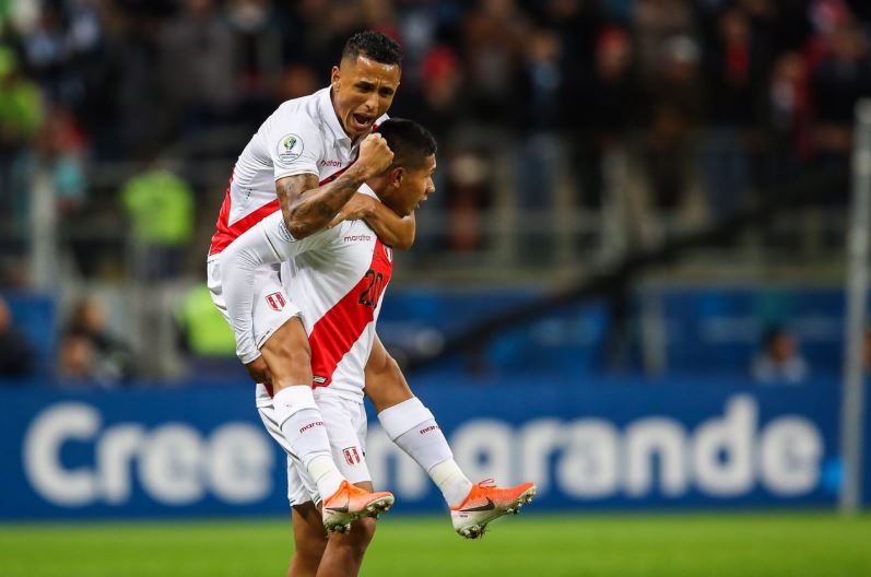 Perú golea al bicampeón Chile y después de 44 años vuelve a final de Copa América