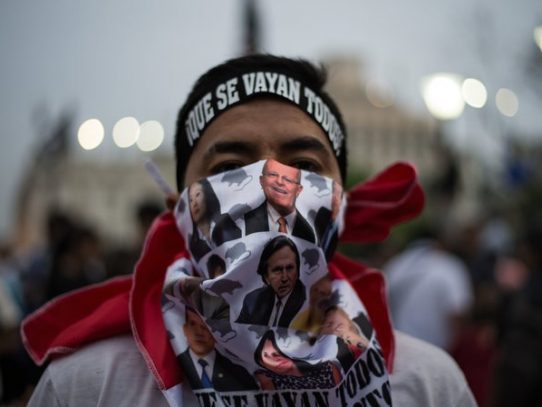 Perú vota entre Fujimori y Castillo en su elección más incierta