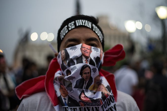 Perú vota entre Fujimori y Castillo en su elección más incierta