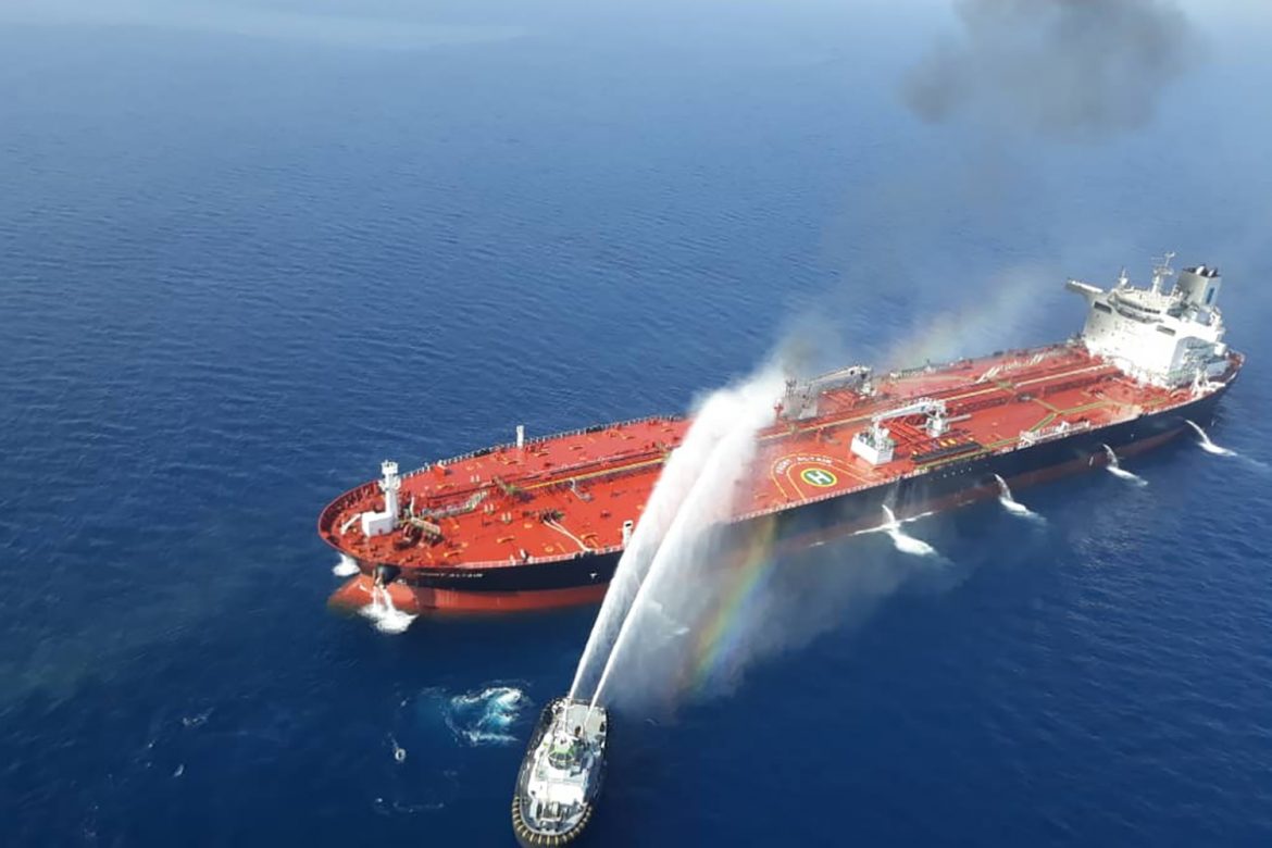 Los marinos del petrolero japonés en mar de Omán dicen haber visto un "objeto volador"