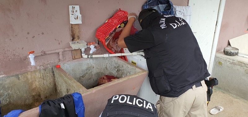 La Policía se toma Colón en busca de droga, armas y requeridos por la ley