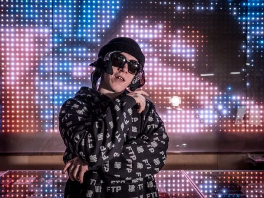 El rap se vuelve popular entre los jóvenes rusos, el Kremlin está preocupado