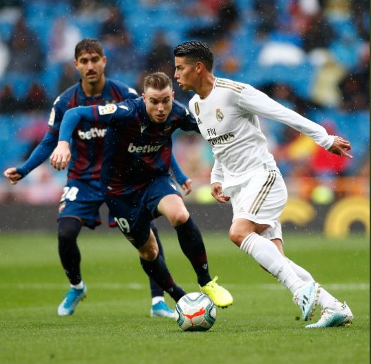 El Real Madrid se lleva un susto pero gana 3-2 al Levante