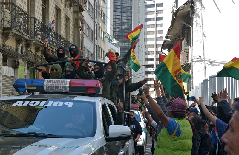 Bolivia bajo tensión máxima tras rebelión de policías