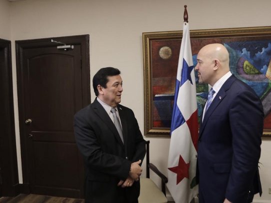 Ministro de Seguridad se reúne con el procurador Ulloa