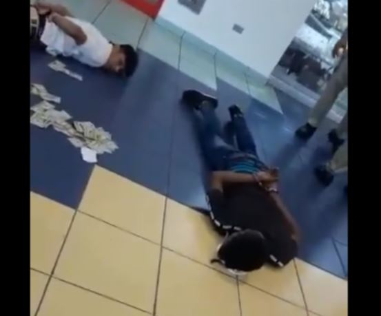 PN da captura a dos sospechosos de asalto en Albrook Mall
