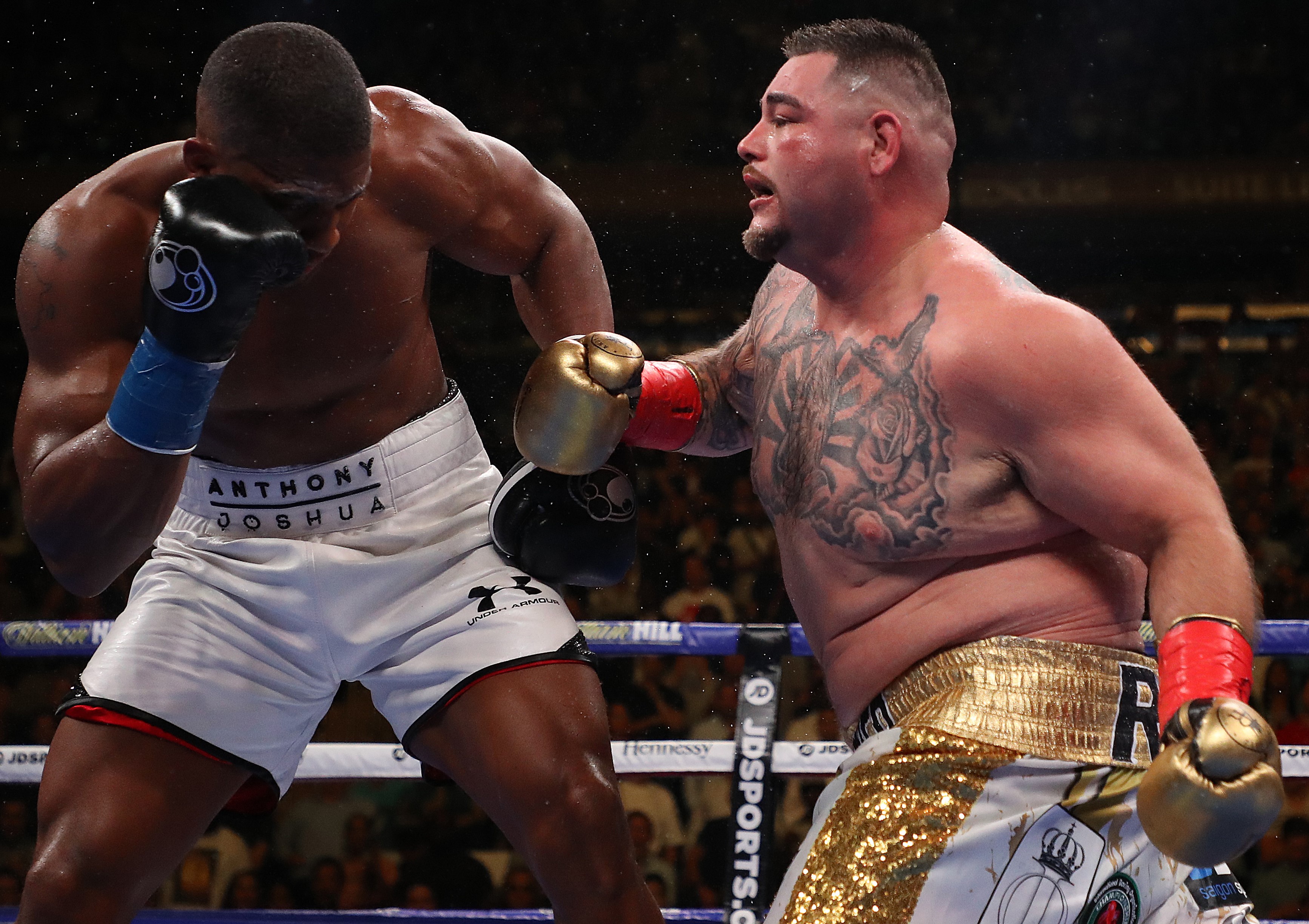 Ruiz Jr. es el primer mexicano de los pesos pesados en coronarse