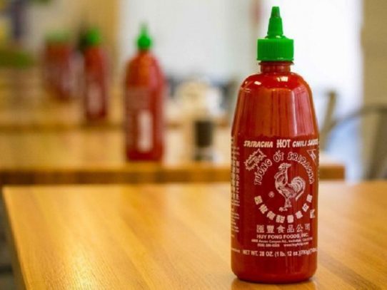 Retiran del mercado la salsa de Chile Picante Sriracha por riesgo de explosión