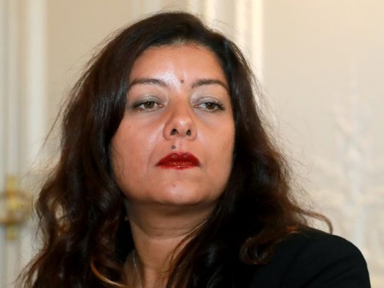 Fundadora de #MeToo francés condenada por difamar al hombre al que acusó