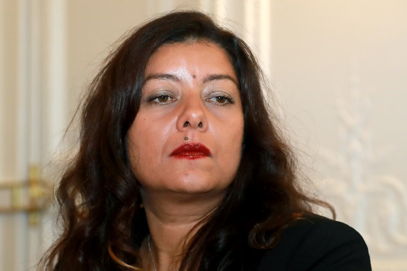 Fundadora de #MeToo francés condenada por difamar al hombre al que acusó