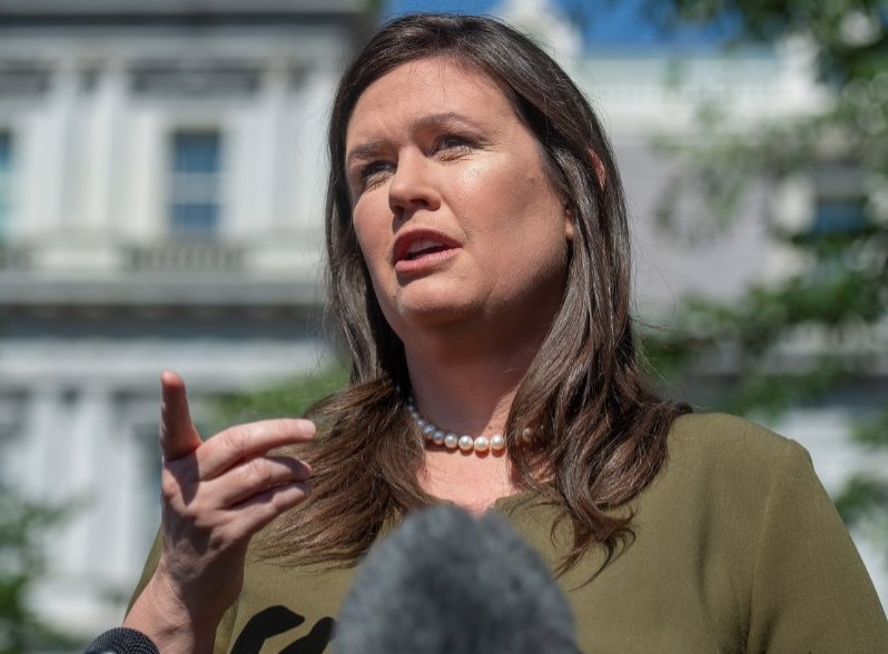 Trump anuncia que Sarah Sanders deja su cargo como portavoz de la Casa Blanca