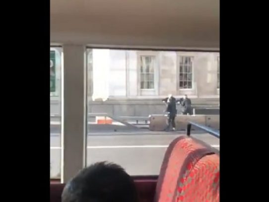 Policía londinense informa de "incidente" en London Bridge y BBC habla de disparos