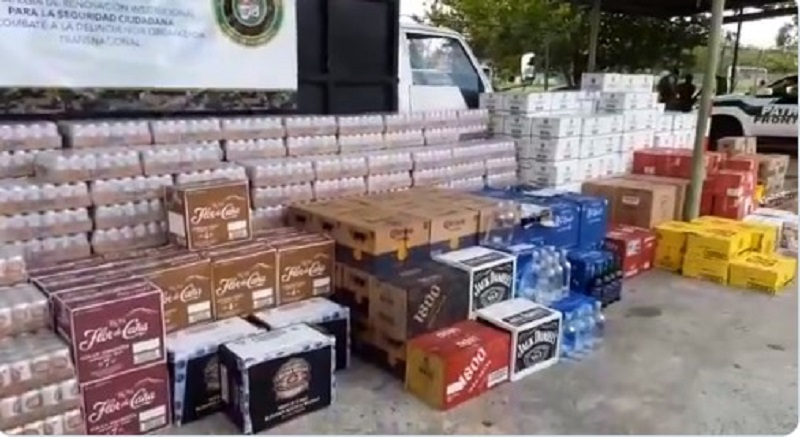 Decomisan más de 600 cajas de licor dentro de un camión con placa costarricense