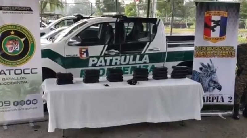 Hallan 23 paquetes de presunta droga dentro de un sedan en Chiriquí