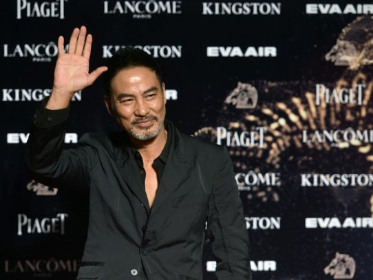 Actor de Hong Kong apuñalado sobre el escenario en China continental
