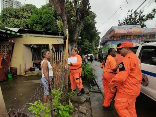 Inundaciones dejan 80 viviendas afectadas en la capital y oeste del país