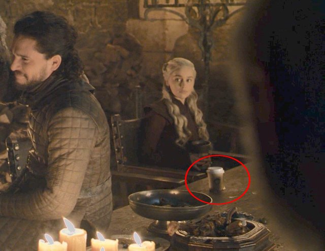Cuando Starbucks se cuela en Game of Thrones