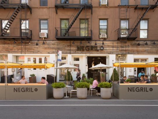 Los restaurantes de Nueva York podrán servir adentro a 25% de su capacidad