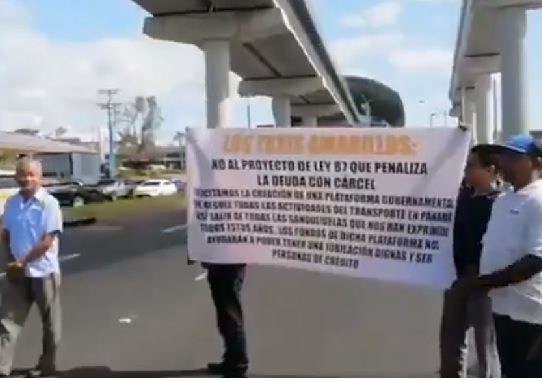 Transportistas inician protestas contra fallo de la CSJ que beneficia a UBER