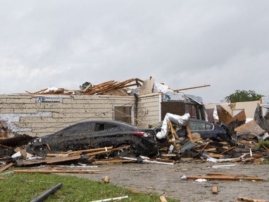 Aumentan a 11 los muertos en EE.UU. por tornados en Misisipi