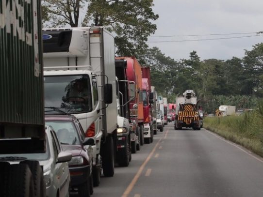 Transportistas de carga emprenderán acciones de protestas en todo el país