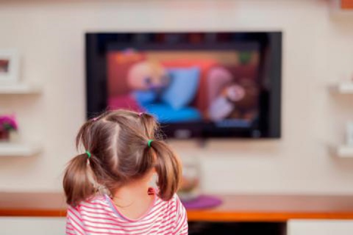Mides: La exposición sin supervisión a pantallas digitales afecta el desarrollo de los niños