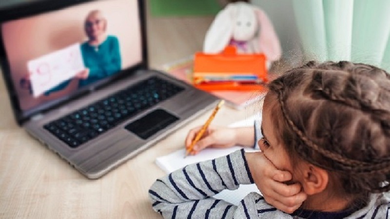 Confinamiento y educación virtual, factores de riesgo para la ansiedad en menores de edad
