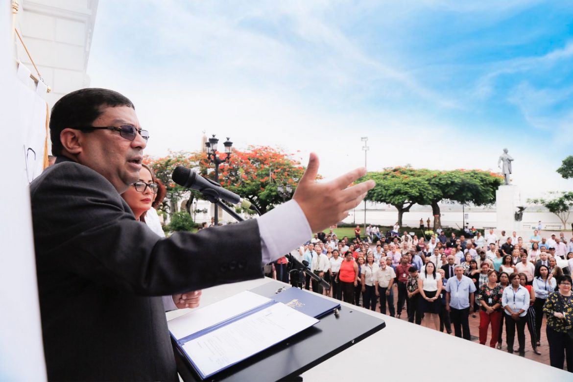 Carlos Aguilar tendrá la tarea de crear el Ministerio de Cultura en tres meses