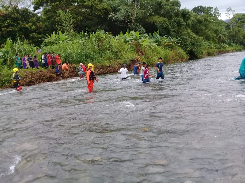 Rescatan a cuatro menores en río de la Comarca Ngäbe Buglé