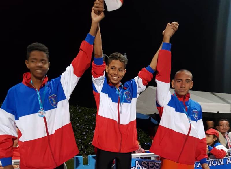 Equipo de natación de Panamá ganó torneo internacional en Costa Rica