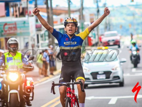 Chiricano Castelblanco logró el tercer lugar en la Vuelta a San Carlos