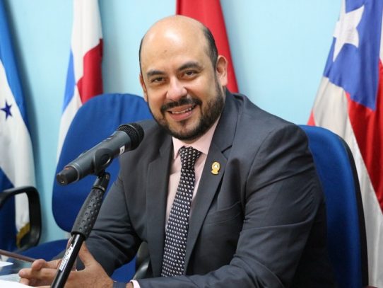 Diputado Gilberto Succari, electo vicepresidente del Parlacen