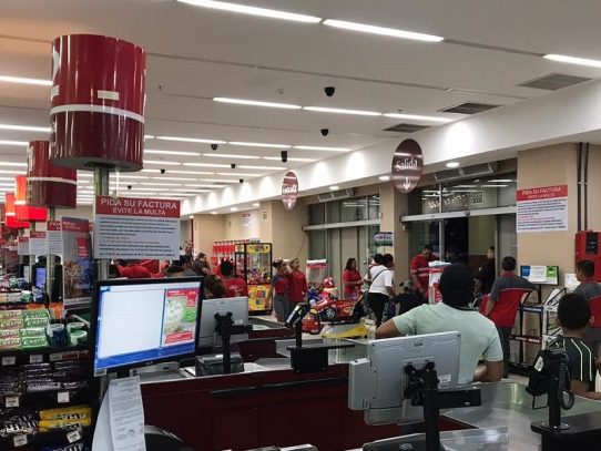 Intentan asaltar supermercado en Brisas del Golf en Arraiján