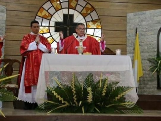 Monseñor Ulloa: "Estamos viviendo una Semana Santa muy especial"