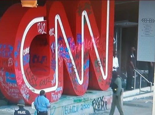 Vandalizan sede de CNN en Atlanta