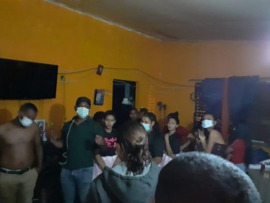 Autoridades intervienen celebración de quinceaños en pleno toque de queda en Chiriquí