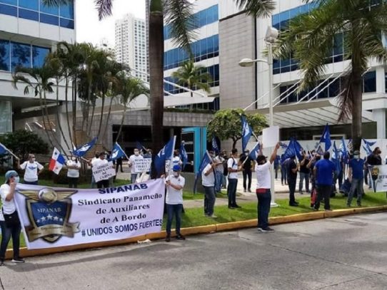 Trabajadores de Copa Airlines rechazan reducción salarial de hasta 16 meses