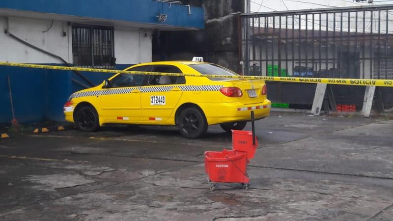 Matan al pasajero de un taxi en Colón