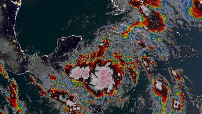 Tormenta tropical Zeta se acerca al Caribe mexicano